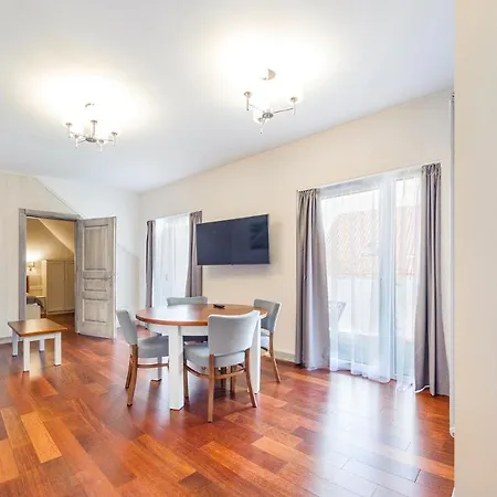 Apartment Sopockie Blonie *